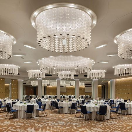 Avasa Hotel Hyderabad Exteriör bild