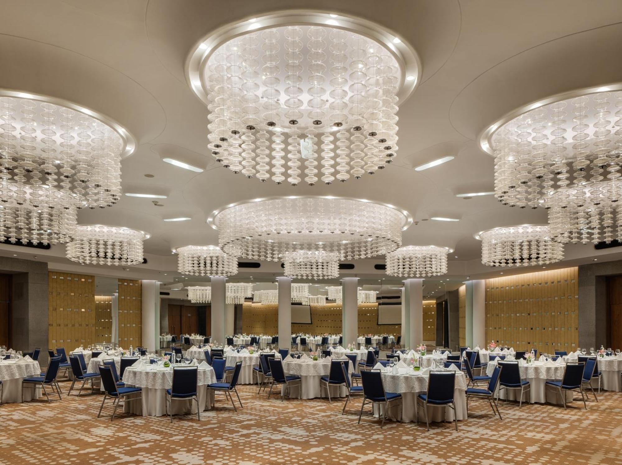 Avasa Hotel Hyderabad Exteriör bild
