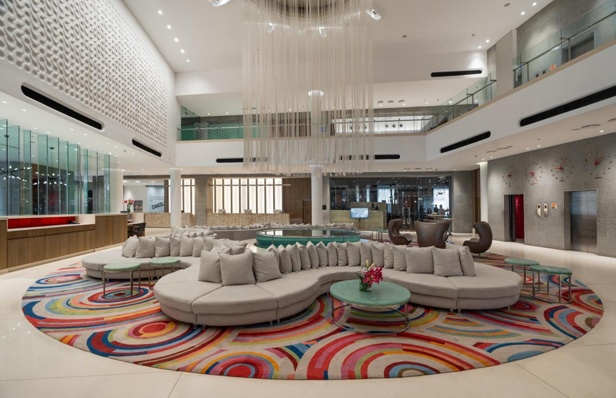 Avasa Hotel Hyderabad Exteriör bild