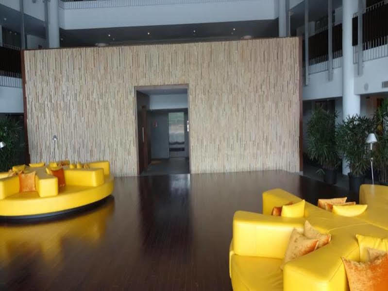 Avasa Hotel Hyderabad Exteriör bild